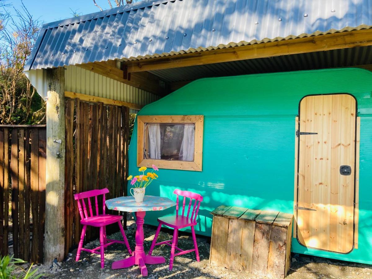 Hotel Retro caravans on Valentia Island Chapeltown Exterior foto