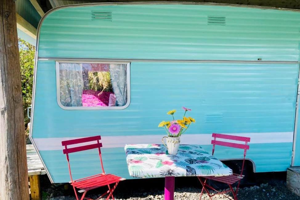 Hotel Retro caravans on Valentia Island Chapeltown Exterior foto